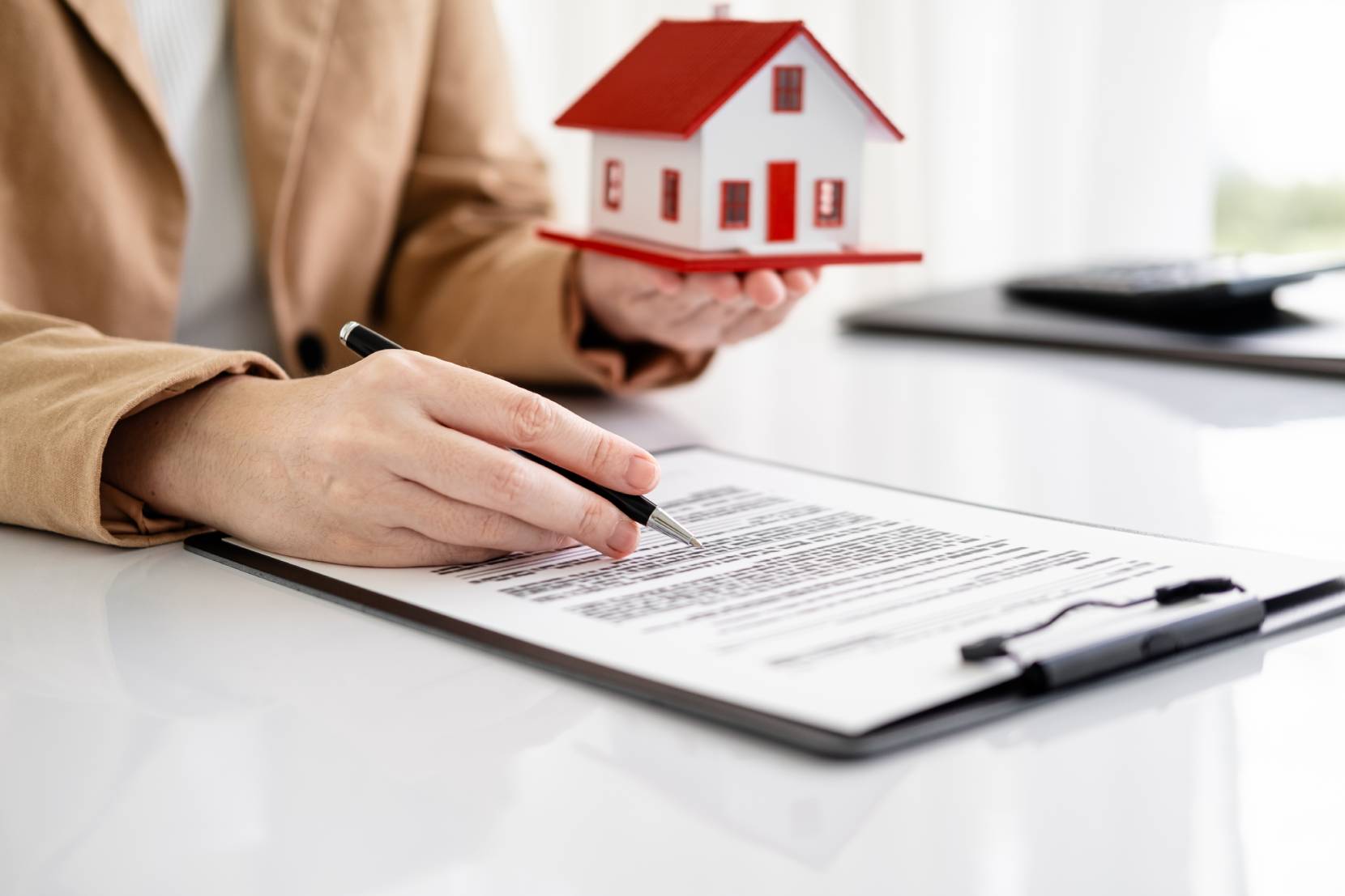 Jak odbywa się przetarg na nieruchomość? Przebieg krok po kroku